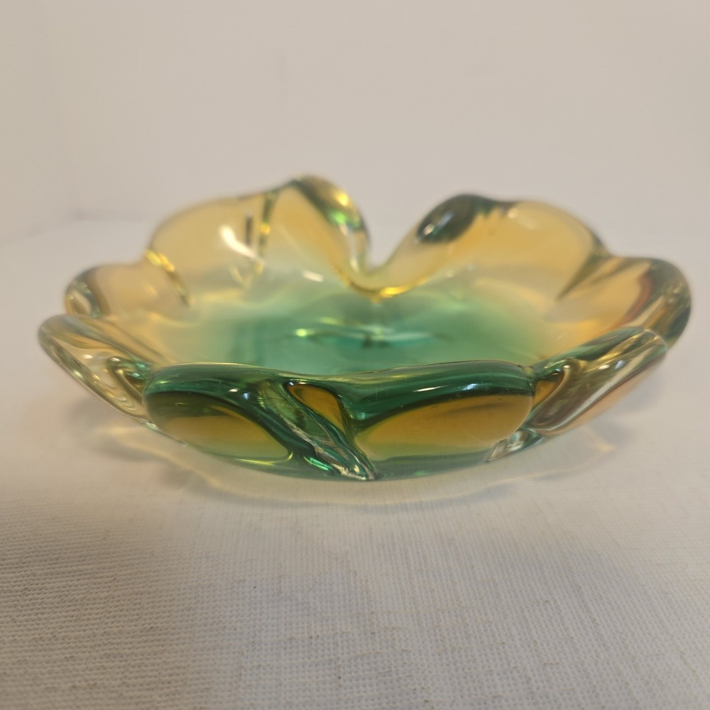 Vtg Murano Style Sommerso Art Glass Bowl Amber Green Scalloped‎ Catchall MCM 6"